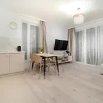 Spacious 2-bedroom By Renters