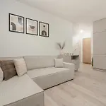 Spacious 2-bedroom By Renters *