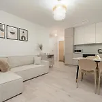 Spacious 2-bedroom By Renters Apartment *