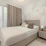 Spacious 2-bedroom By Renters Katowice