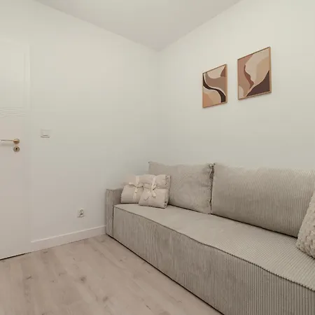 Spacious 2-bedroom By Renters * Katowice
