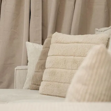 Spacious 2-bedroom By Renters *