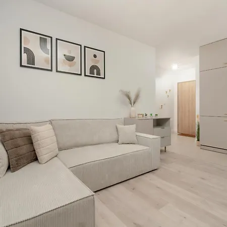 Spacious 2-bedroom By Renters