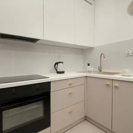 Spacious 2-bedroom By Renters *