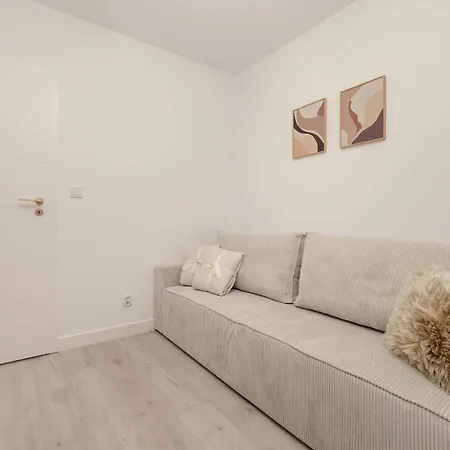 Spacious 2-bedroom By Renters Apartment