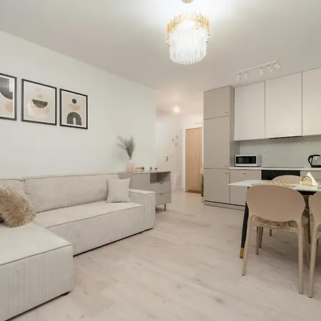 Spacious 2-bedroom By Renters Lejlighed *