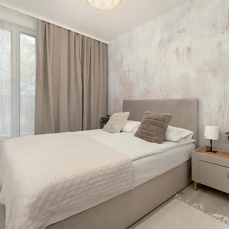 Spacious 2-bedroom By Renters Katowice