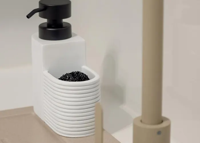 Spacious 2-bedroom By Renters Lägenhet Katowice