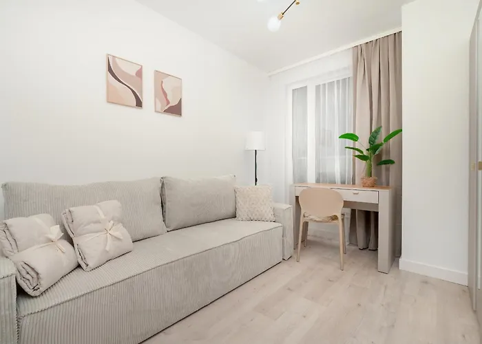 Spacious 2-bedroom By Renters Lägenhet