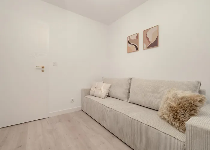 Spacious 2-bedroom By Renters Lägenhet